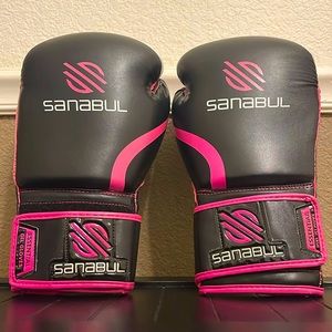 Boxing gloves and padded hand wraps